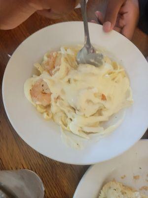 Kids shrimp alfredo