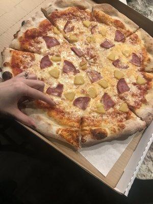 $25 pizza... 3" of no toppings... 2-4 pieces of topping per piece.  We're officially DONE with pizza from the Bears Den! Shame!!