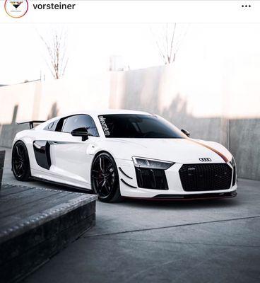 Audi R8 / Vorsteiner Carbon Fiber Kit