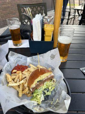 Pauly's Pub and Grill