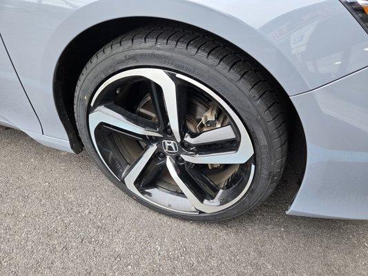 Fresh looking tires!