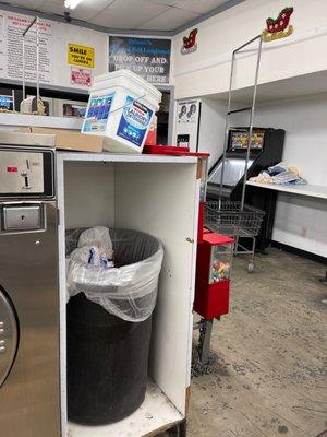 Wash and Fold Laundromat