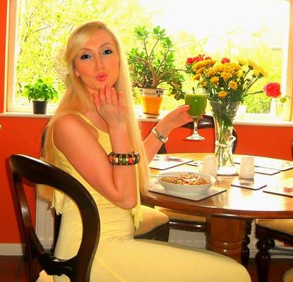 Hi Everyone! I'm Lucy and I'm a Nutritional Therapist.. I am so passionate about helping people to achieve their health goals! xox