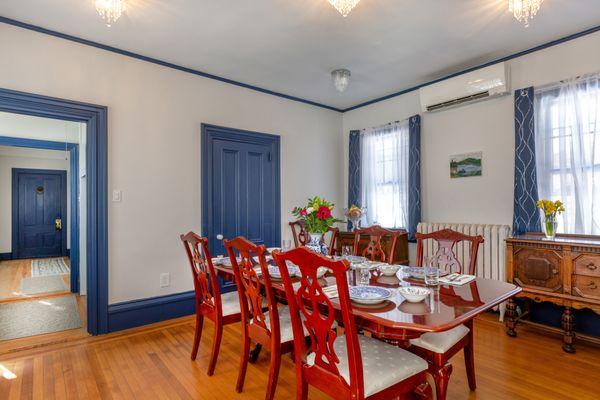 Dining room where breakfast is served daily