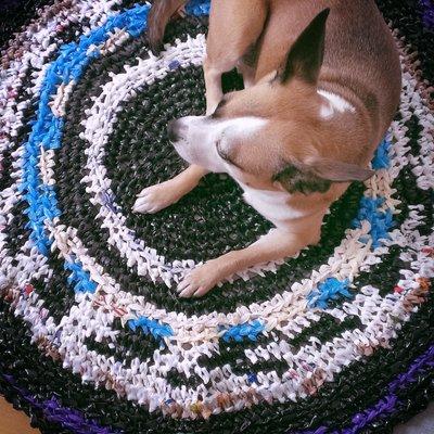 Don't throw out plastic bags! Make an outdoor rug.