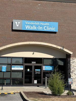 前台大叔很耐心向我招手,听我蹩脚的英语,认真回答我的问题。谢谢