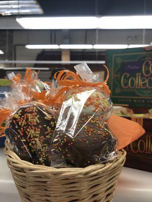 Fall hand dipped chocolate covered Oreos.