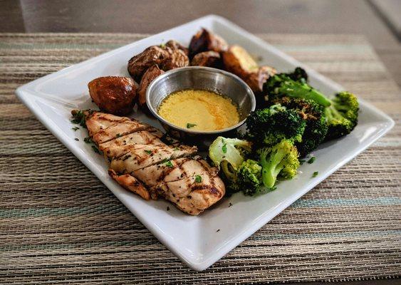 Herb Grilled Chicken w/ Broccoli & Potatoes