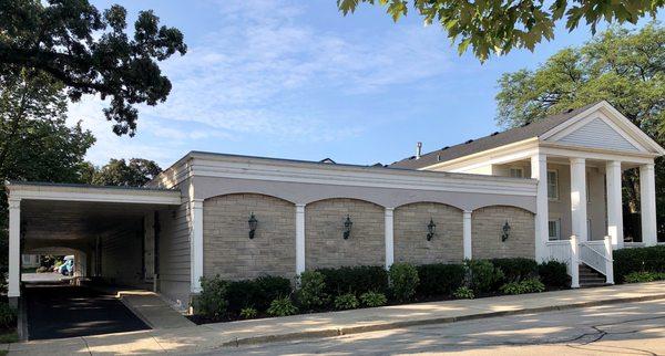 Moss Norris Funeral Home Main Entrance