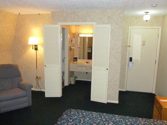 Guest Keeper Inn Van Wert OH Bed