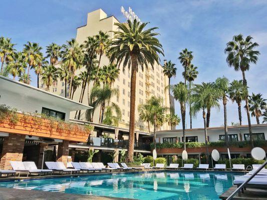 Tropicana Pool & Café