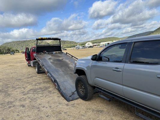 Lucy's Towing Services