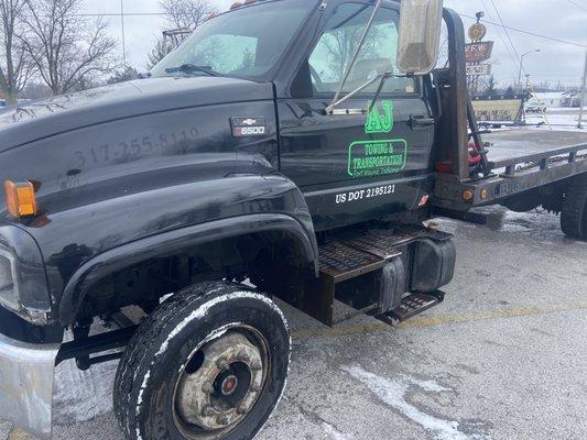 Flatbed rollbacks, heavy wrecker avail