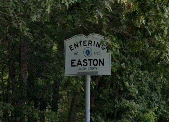 Entering Easton on Route 106 from Mansfield.