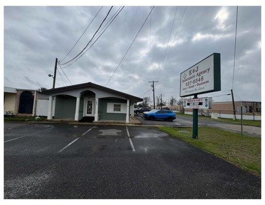 Front Outside View of Building. 1303 Cypress St Sulphur LA 70663