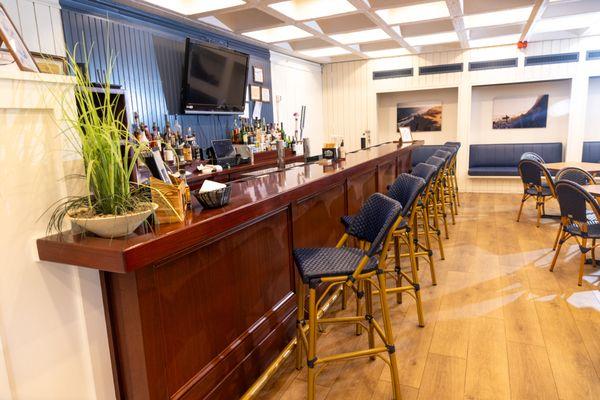 Cheers to great swings and even better drinks!