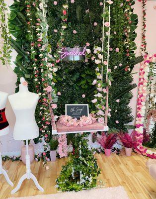 Come get Snatched by the snatching sisters