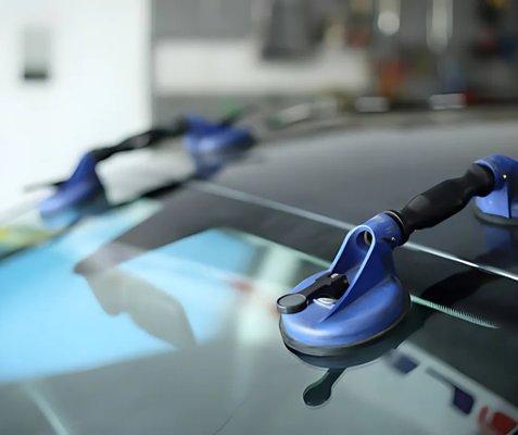 Whether you need a quick windshield repair or full window replacement, our mobile team is available seven days a week from 7 AM to 9 PM.