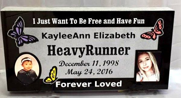 Colored rock dye and color porcelain photos.