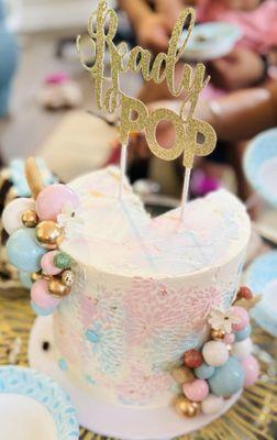 Baby shower cake