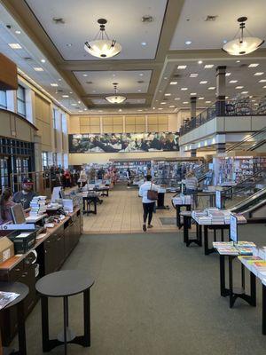 Barnes & Noble Booksellers
