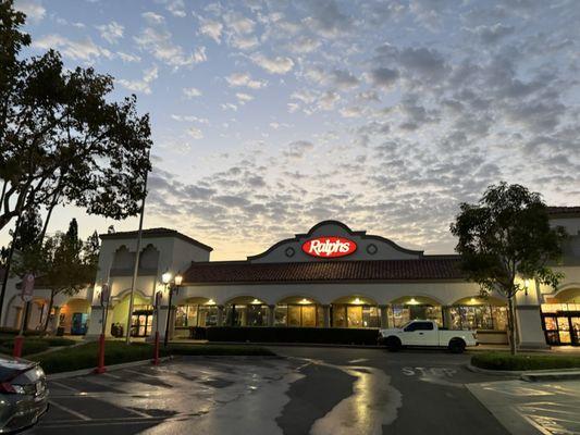 Another beautiful day at Ralphs