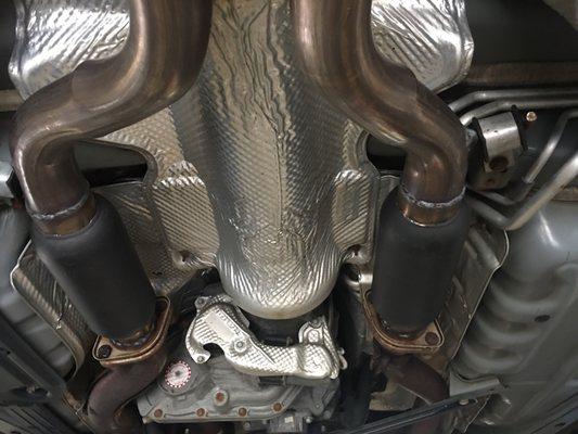 Black Horse Racing Resonators