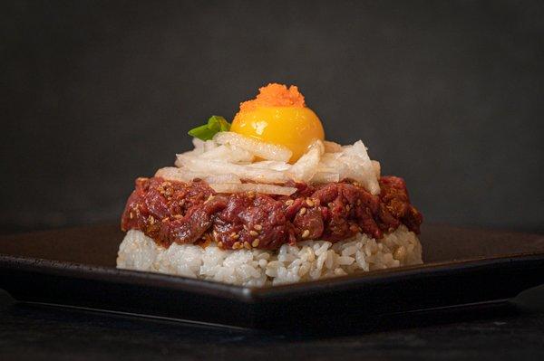 Yukhoe beef tartar