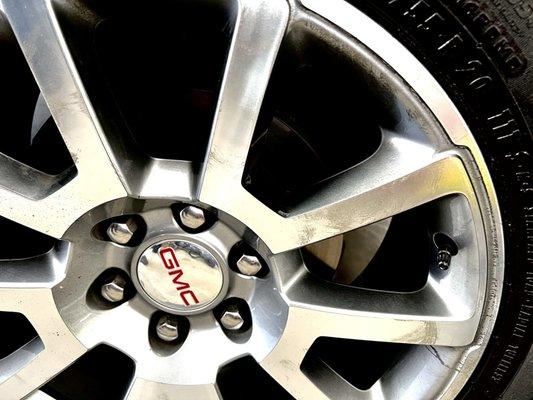 Rims are disgusting they didn't even bother cleaning them