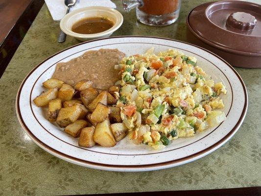 Huevos A La Mexicana (Breakfast)
