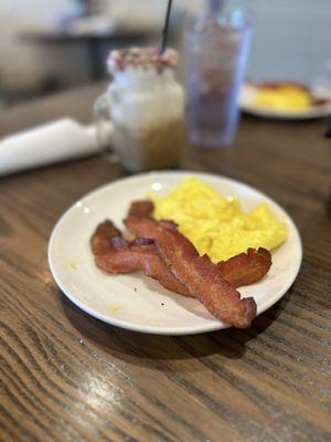 Another Broken Egg Cafe