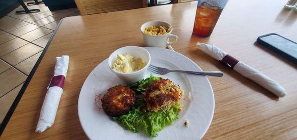 Crab cake platter