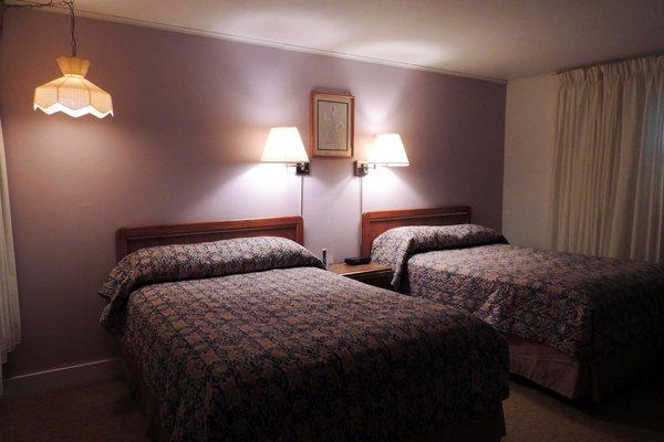 Double bedded room with flat screen TV, microwave, refrigerator, coffee maker and wifi.
