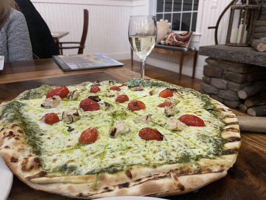 Pesto chicken pizza