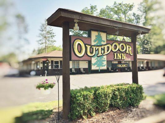 Super clean & cozy!! Lovely hosts too!