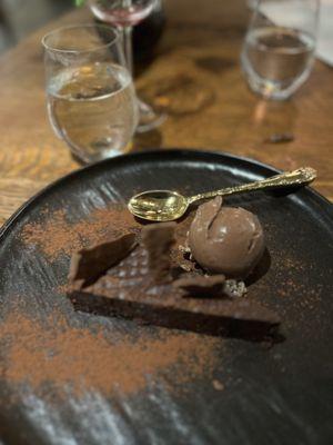 Chocolate dessert