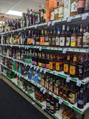 Ratu's Liquor & Market