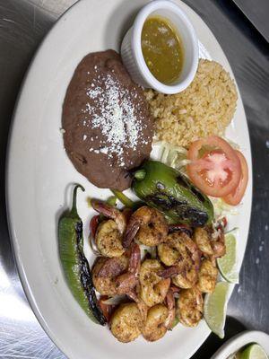 Pupusas & Tacos To Go