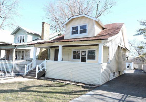 Blanca Moreno- RE/MAX 1st Service