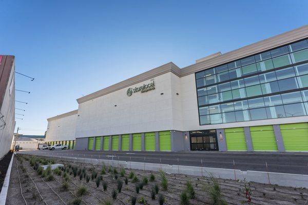 Storelocal Drive Up Units