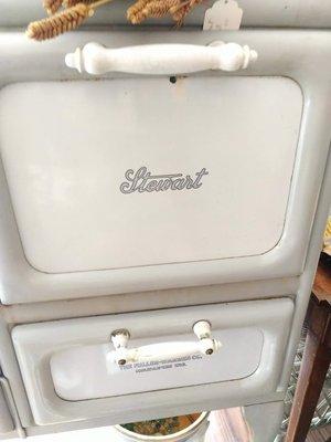 Excellent Condition. Stewart Vintage. 1920s Two Tone Porcelain Gas Cook Stove Double Oven 48" Tall x 35" Wide X 21" Deep  Four Burners . Iro