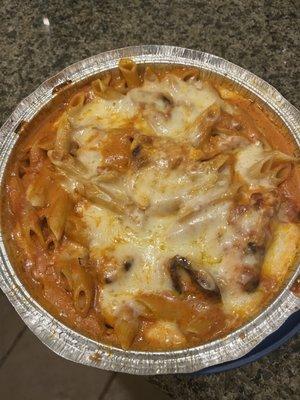 Baked penne vodka with chicken