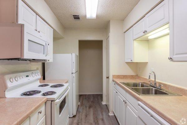 Woodridge Apartments