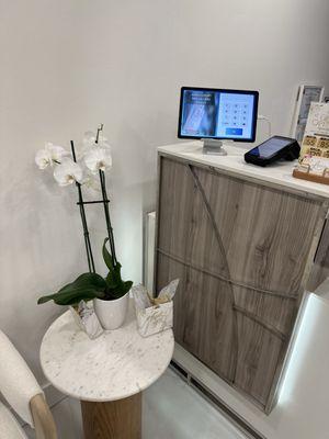 Anna Luxury Nails & Lash Studio