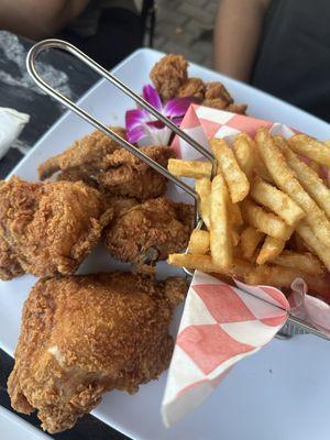 Pico pollo 5 pieces of fried chicken bone in