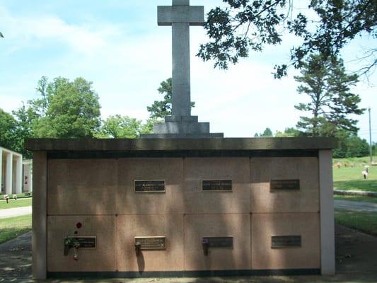 Forest Lawn Cemetery