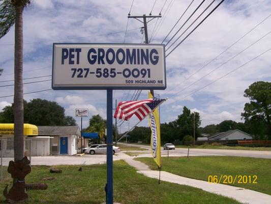 Fluff Cuts Grooming Salon