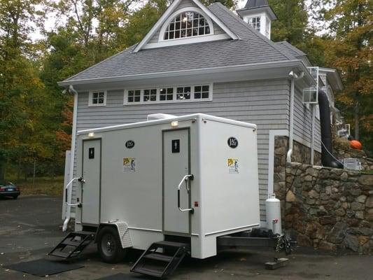 Porta Lisa Plus Restroom Trailer