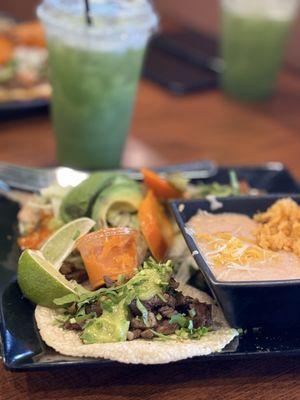 Plato combo, veggie taco, pastor and asada!!