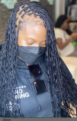 Small Bohemian Knotless braids
Using 100% human hair